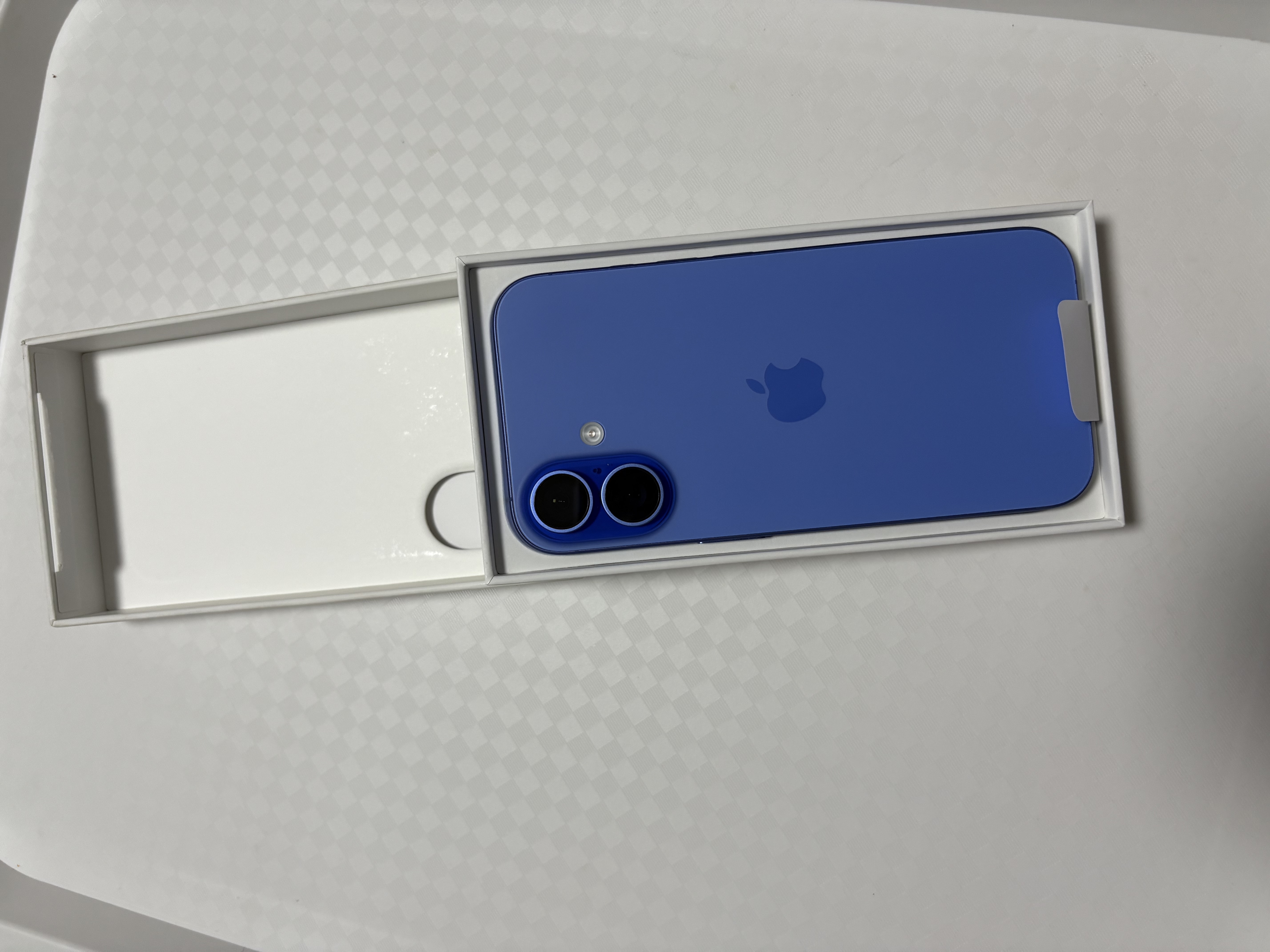 iPhone iphone 16