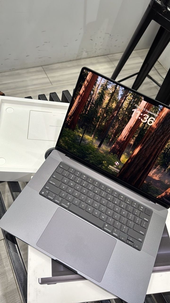 MacBook MacBook Pro